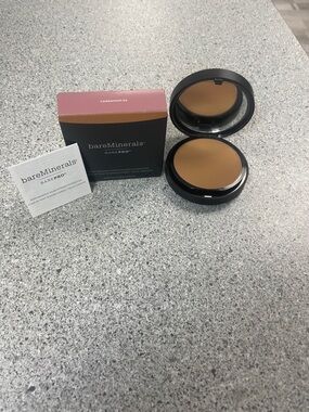 bareMinerals BAREPRO Compact Foundation - Cardamom Deep Warm Beige